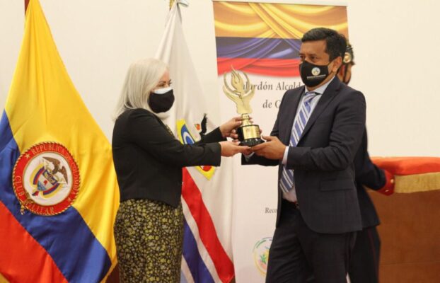 GERENTE DEL PDA DE SUCRE RECIBE GALARDÓN  ORGULLO DE COLOMBIA