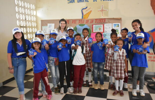 CAPACITAMOS A ESTUDIANTES Y PADRES DE FAMILIA SOBRE CULTURA DE PAGO Y AHORRO DEL AGUA