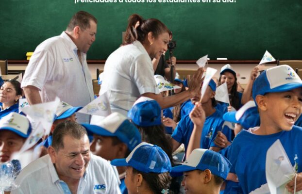 ¡Felicidades a todos los estudiantes en su día!