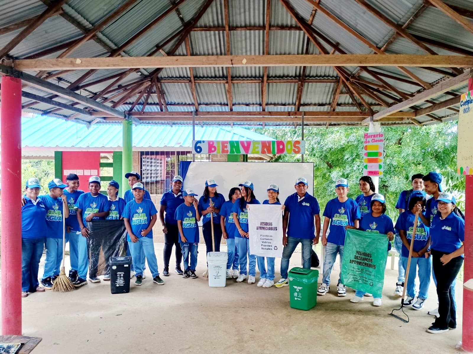 Con jornada de limpieza y aseo, contribuimos por un medio ambiente sostenible